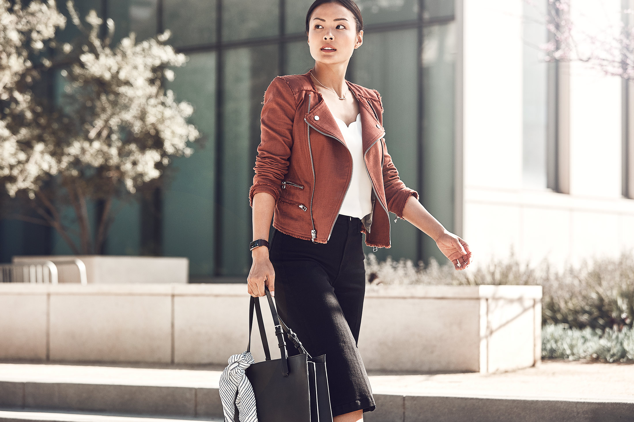 Fitbit-Antares-Downtown-Business-Attire-10346